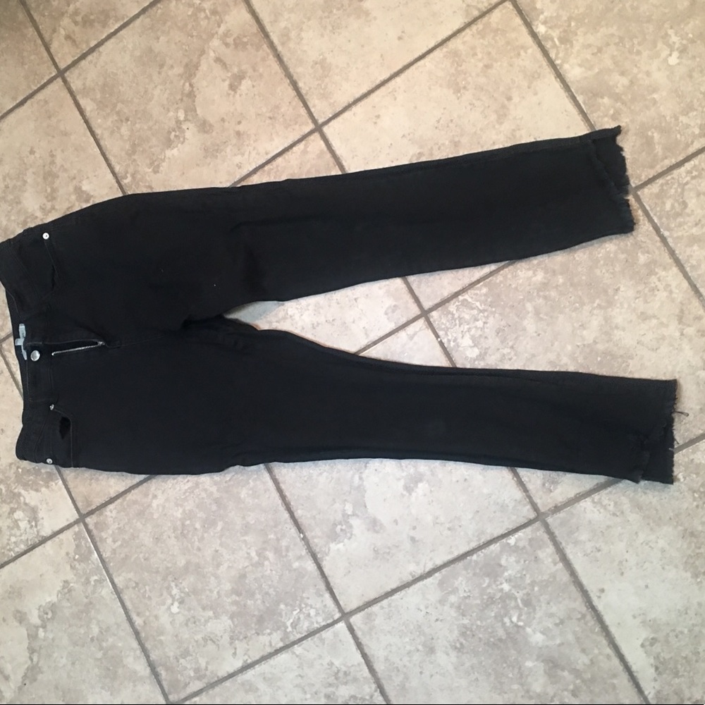 Black high waisted jeans!!